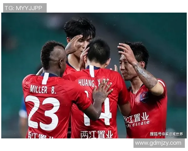 重庆足球队防守策略分析与战术解读助力球队重返巅峰