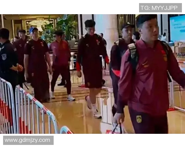 足球明星穿山寨鞋引发争议球迷热议品牌与真伪之战